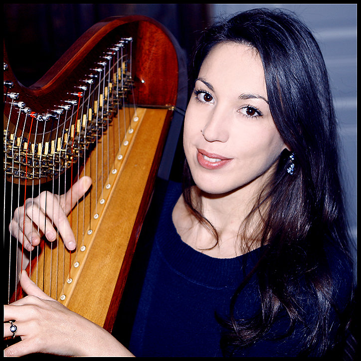 Samia Bousbaine - Harpist